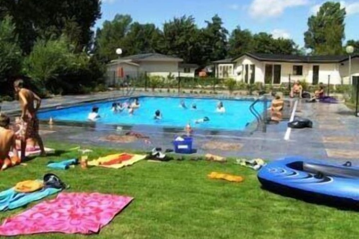 Pool 17 of 49