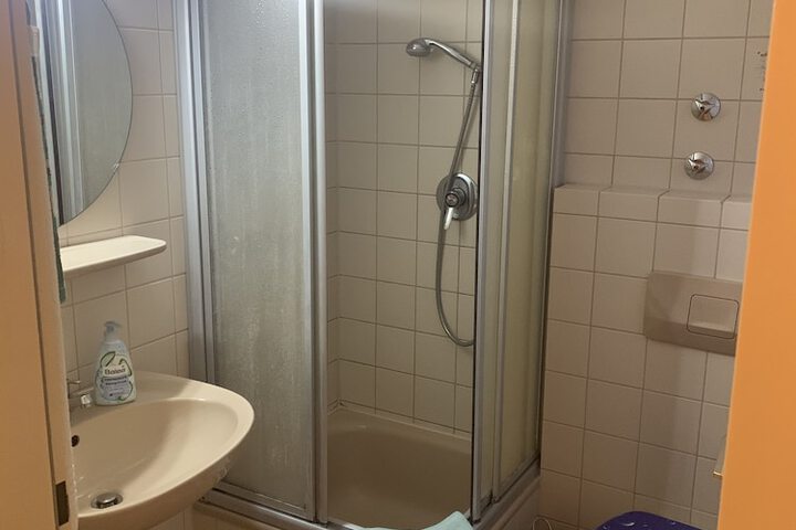 Room 8 of 21