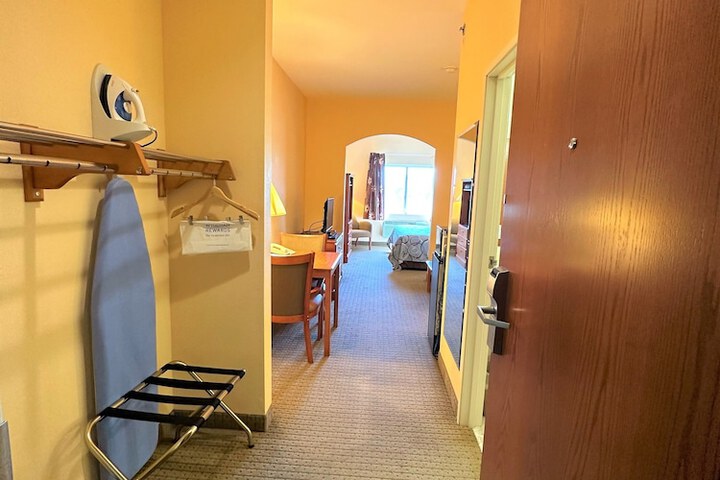 Room 6 of 56