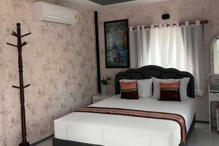 Room 18 of 47