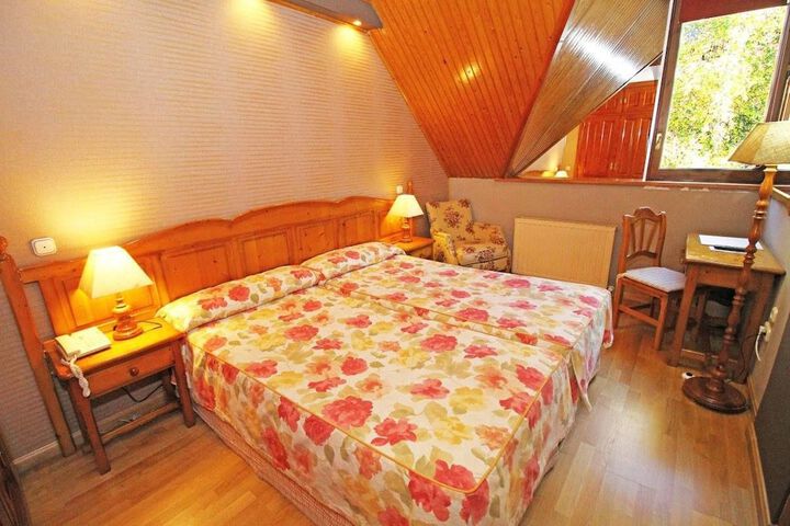 Room 3 of 43