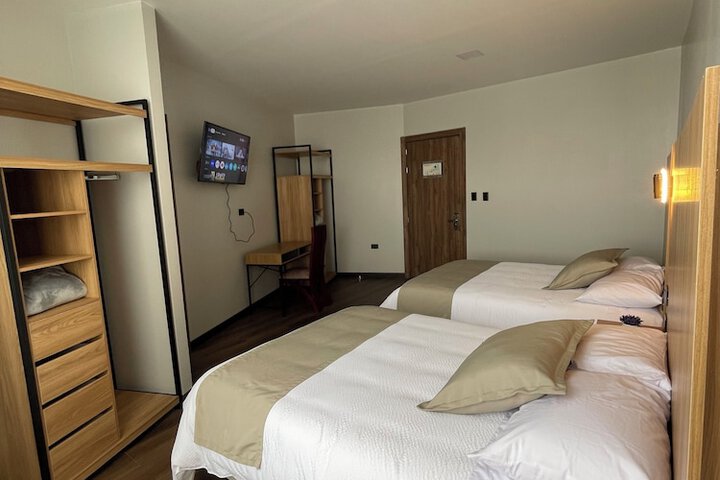 Room 10 of 34