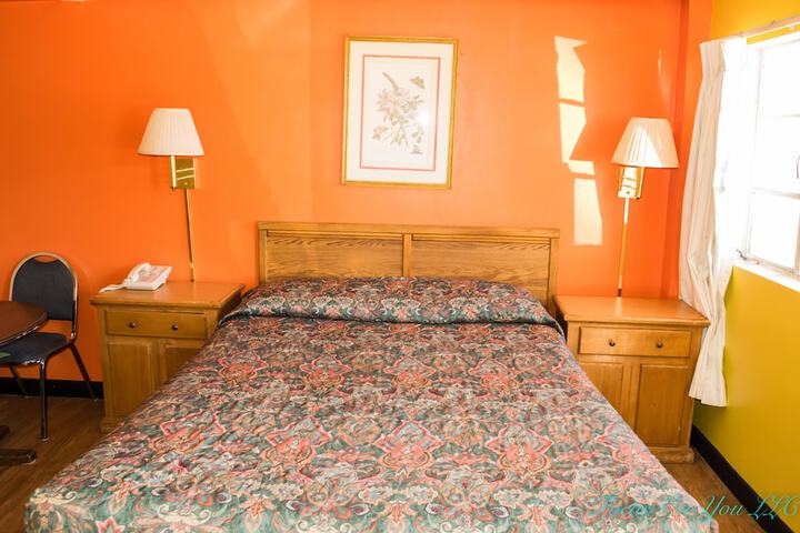 Room 14 of 33