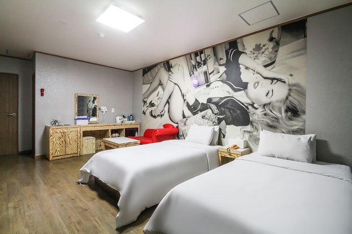 Room 16 of 57