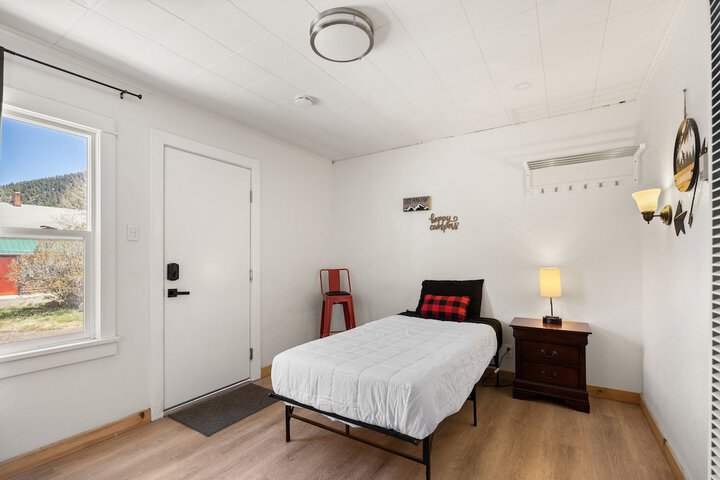 Room 14 of 27