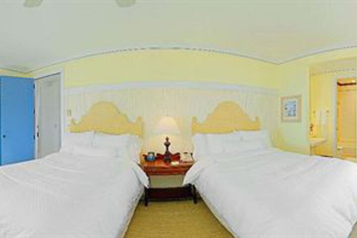 Room 44 of 214