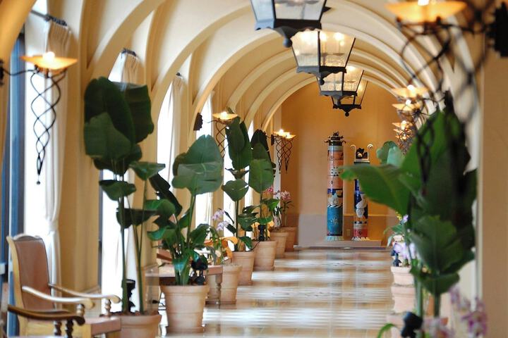 Entrance & Lobby