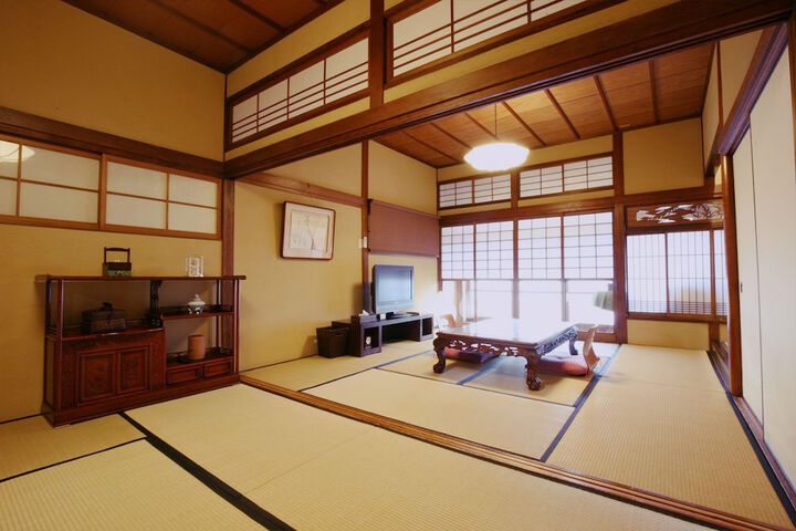 Room 8 of 53
