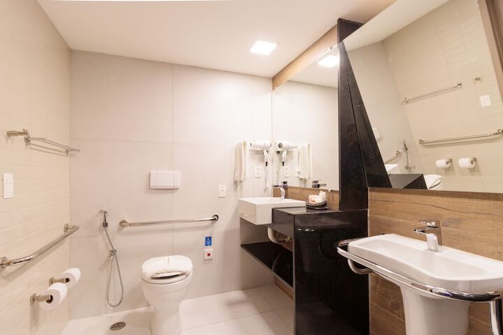 Room 32 of 140