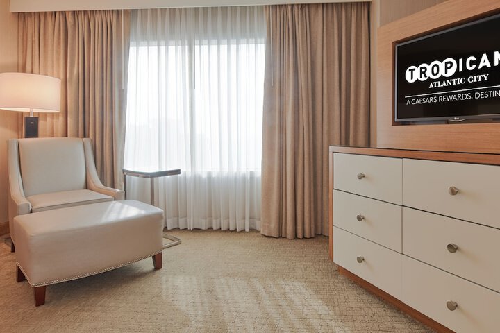 Chelsea Classic Room with 1 King Bed (9 of 54)