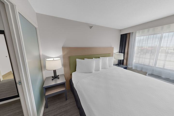 1 King Bed Suite (7 of 13)