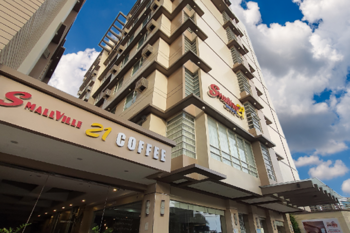 SMALLVILLE 21 HOTEL