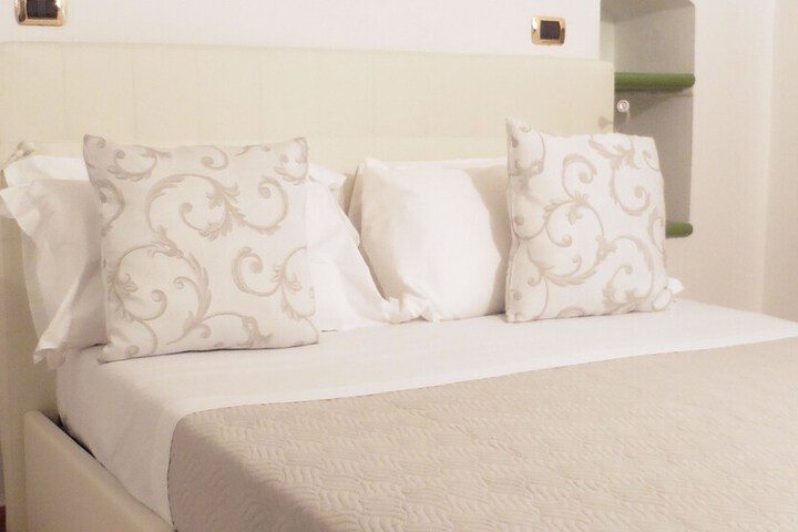 Room 11 of 50