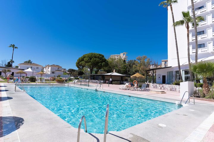 Pools & Facilities
