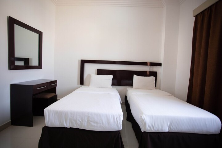 Room 10 of 29