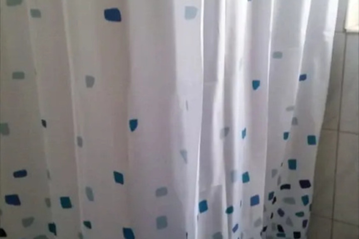 Room 6 of 17