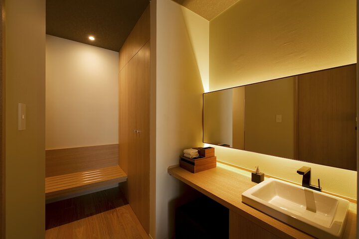 Room 15 of 86