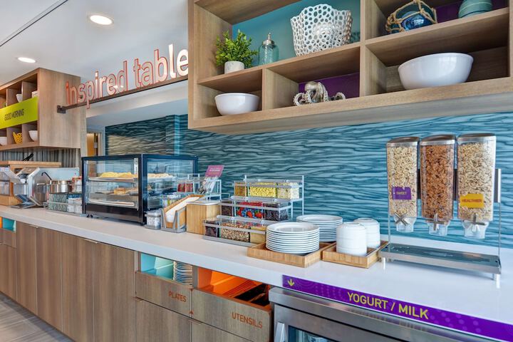 Breakfast area