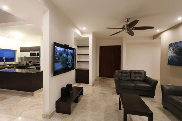 Sky Penthouses 3BR / 3BTH at Oceano