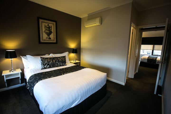 Room 12 of 37