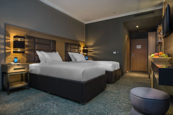 Room 15 of 31