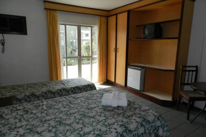 Room 2 of 10