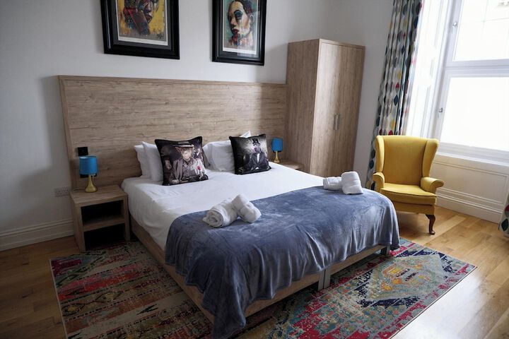 Room 14 of 30