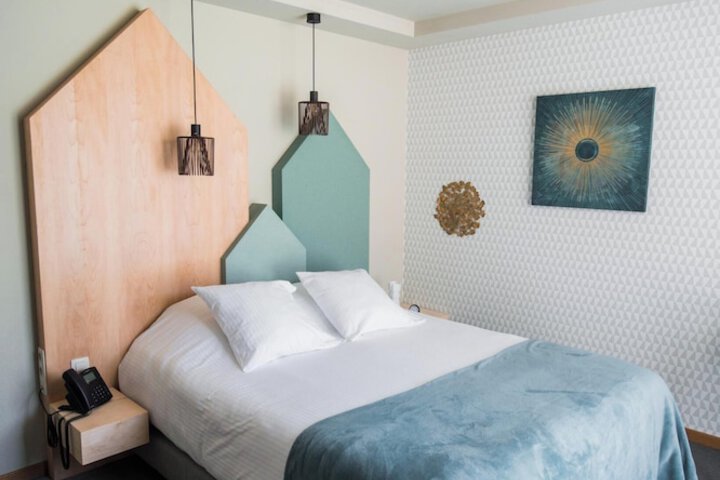 Room 12 of 24