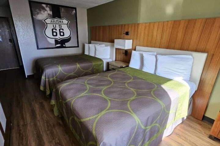 Room 13 of 36