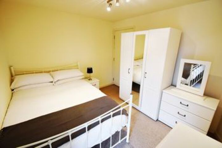 Room 4 of 6