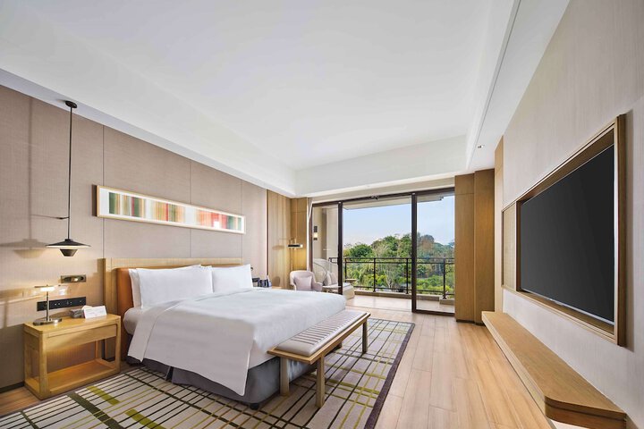 Room 3 of 33