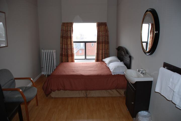Room 6 of 45