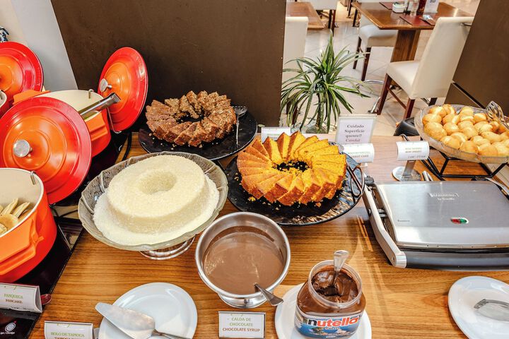 Breakfast/Coffee Service 197 of 240