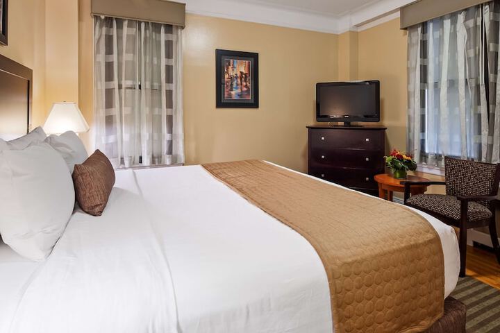 Best Western Plus Hospitality House New York | Bookonline.com