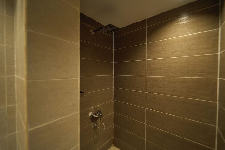 Room 121 of 174