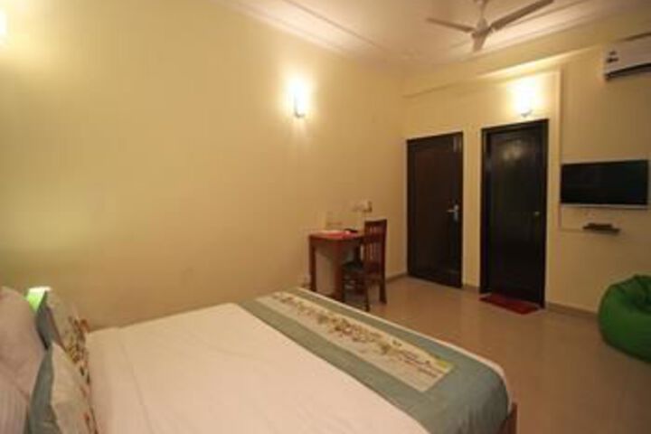 Room 5 of 27