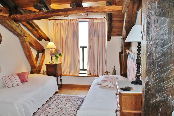 Room 4 of 31
