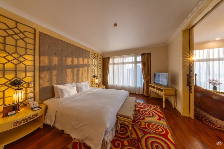Room 12 of 95