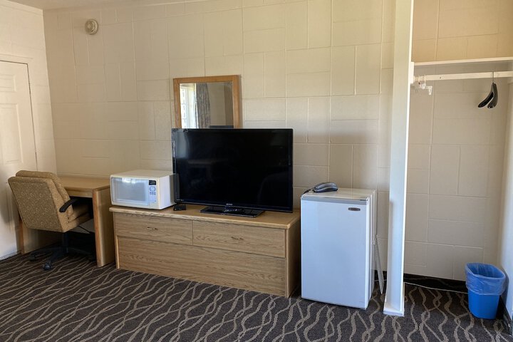 Room 5 of 10