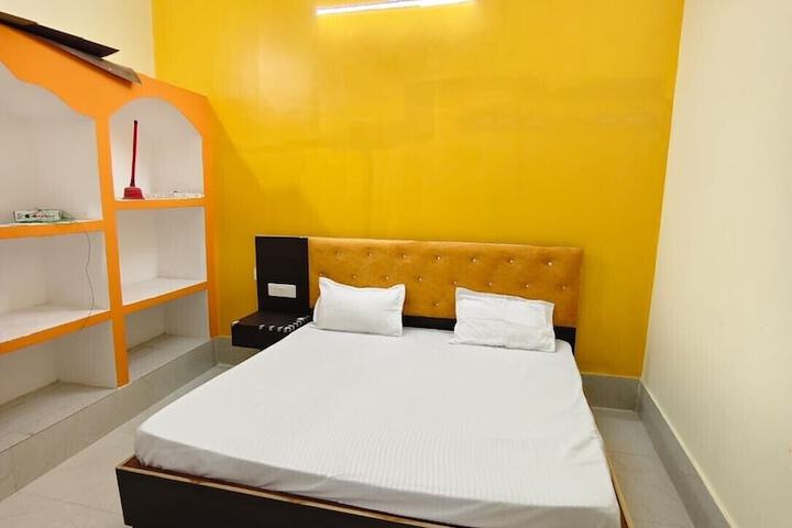 Room 15 of 25