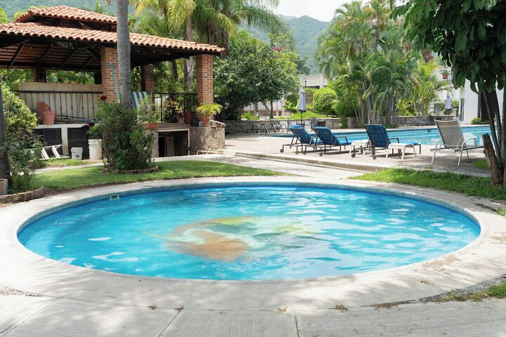 Pool 25 of 46