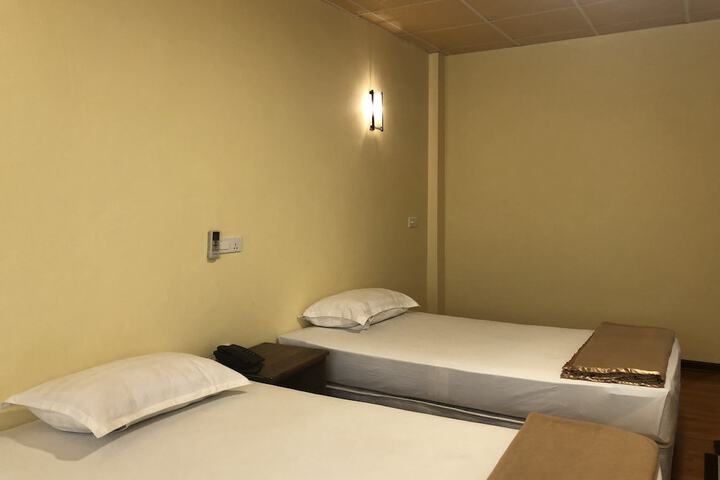 Room 10 of 20