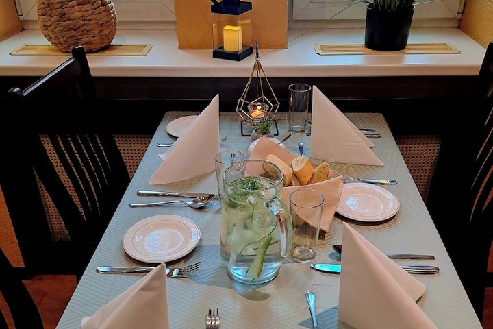 Dining 51 of 58