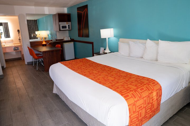 Room 4 of 26