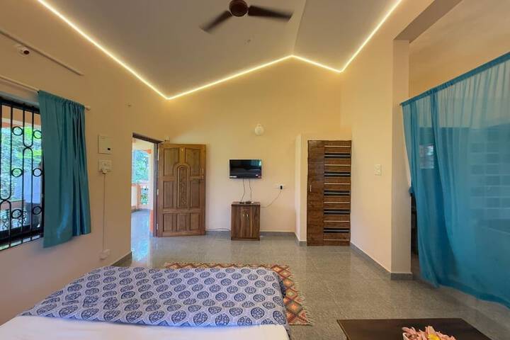 Room 5 of 11