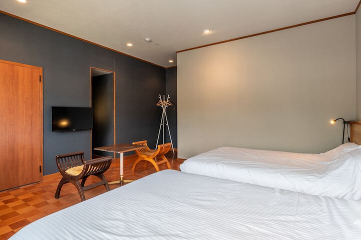 Room 18 of 60