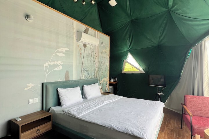 Room 7 of 24