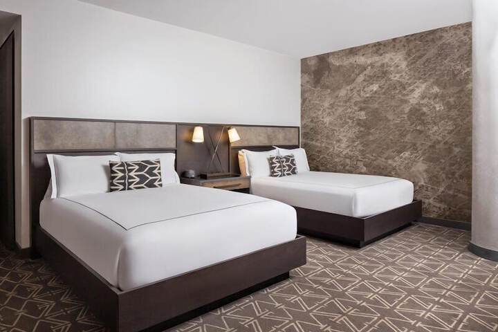 Room 40 of 121