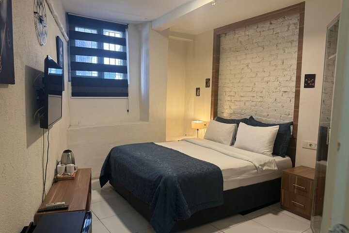 Room 37 of 50