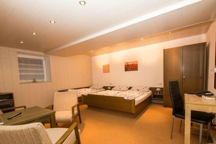 Room 21 of 37